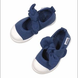 EUC Girls navy blue chüs size 28 (11) WORN ONCE